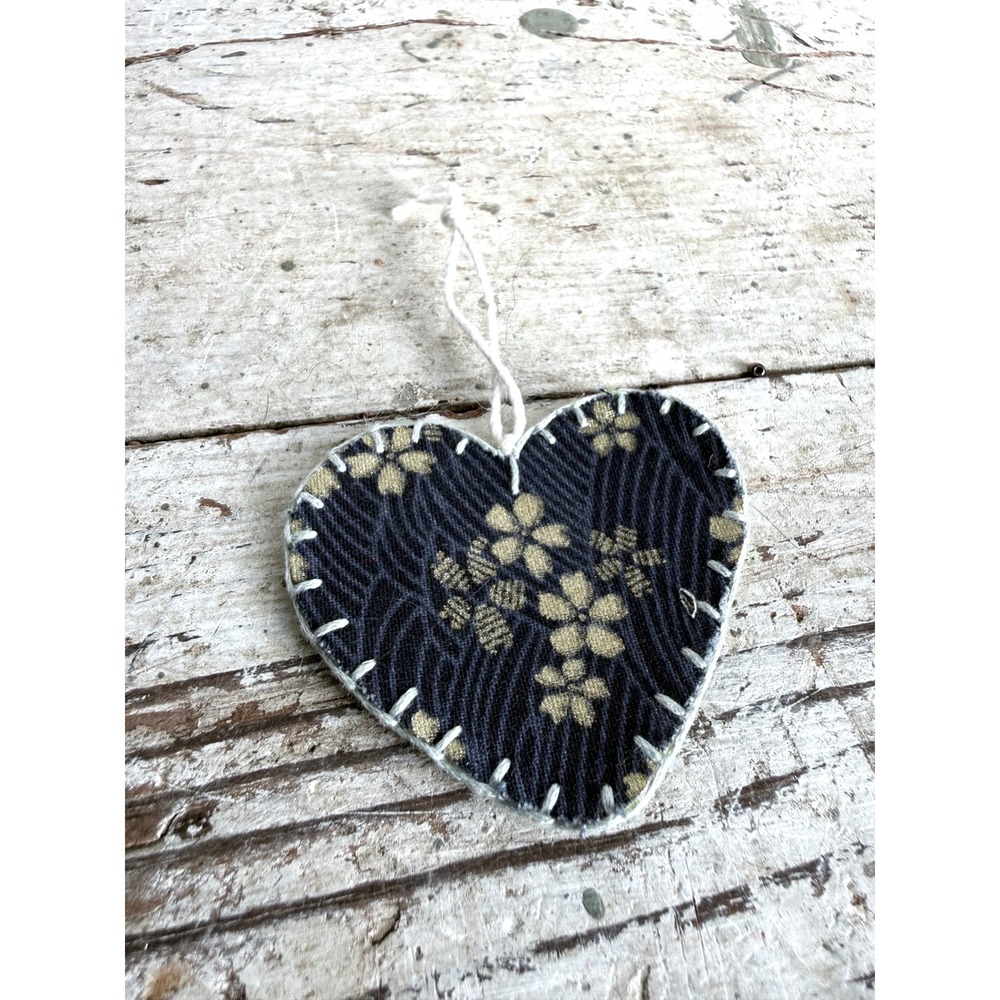 Handmade Fabric Heart Ornament Navy Gold Japanese Floral Yellow‎ Felt Folk Art - Picture 3 of 5